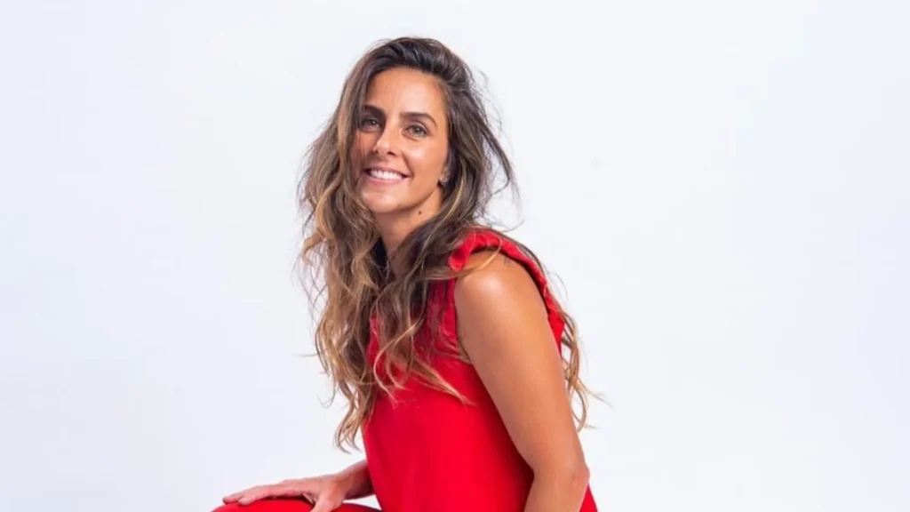 apos-20-anos-na-globo,-carol-barcellos-cria-videocast-com-maria-clara-salgado