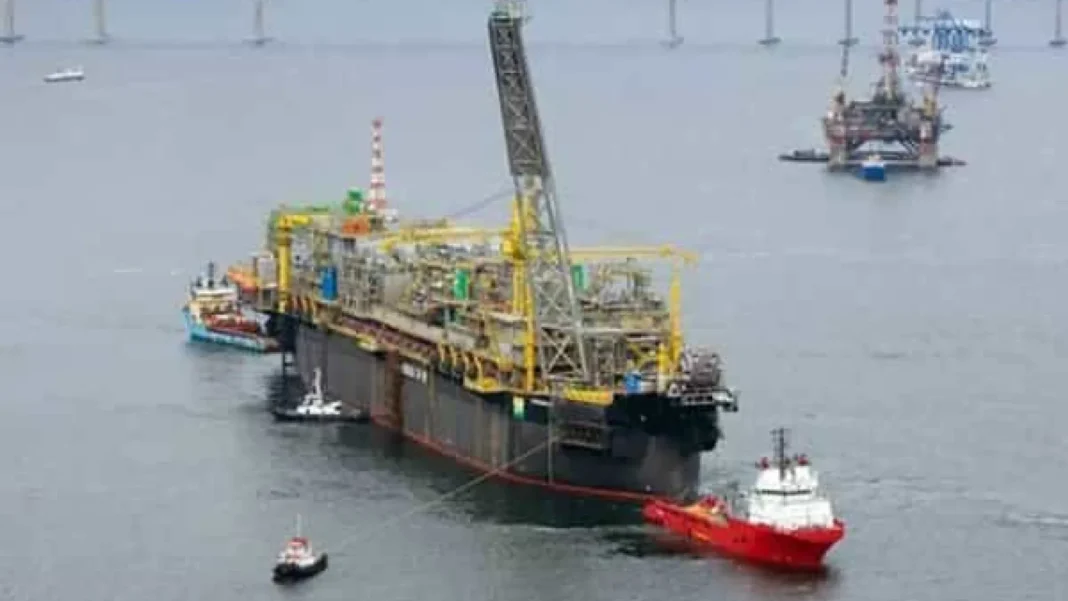 chega-a-14-numero-de-feridos-apos-incendio-em-plataforma-da-petrobras