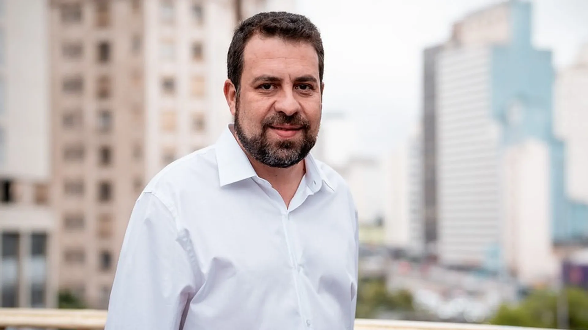 boulos-e-psol-comemoram-apos-dino-suspender-r$-4,2-bilhoes-em-pagamentos-de-emendas