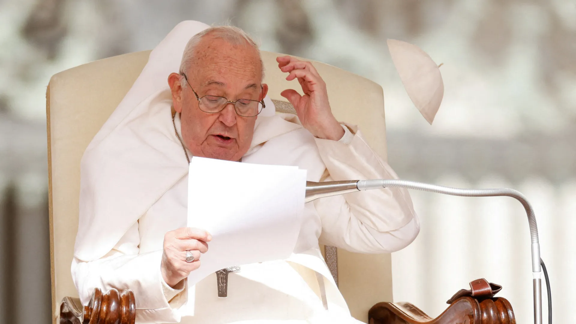 por-que-o-papa-francisco-criticou-exposicao-com-jesus-crucificado-em-aviao-militar