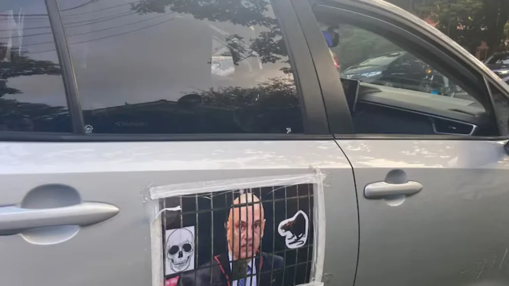 juiz-libera-filha-de-militar-presa-por-ofensa-racista-a-agente-da-pf-na-casa-de-lula