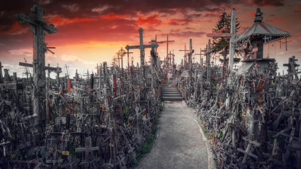 a-assustadora-colina-das-cruzes