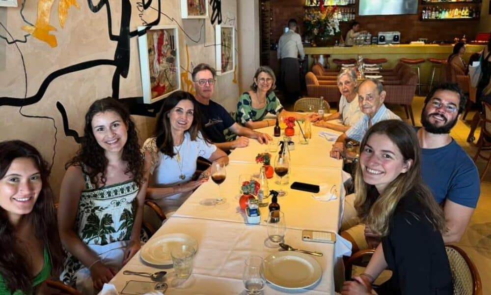fatima-bernardes-celebra-pascoa-com-pais,-tulio-gadelha-e-beatriz-em-almoco-antecipado