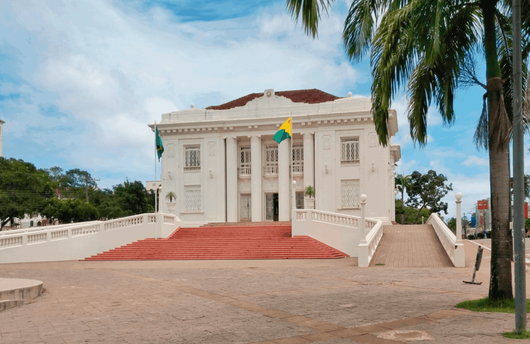 governo-decreta-ponto-facultativo-na-sexta,-2-de-maio