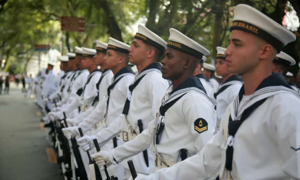 marinha-abre-edital-com-25-vagas-para-oficiais:-salarios-de-r$-9-mil-e-provas-em-agosto
