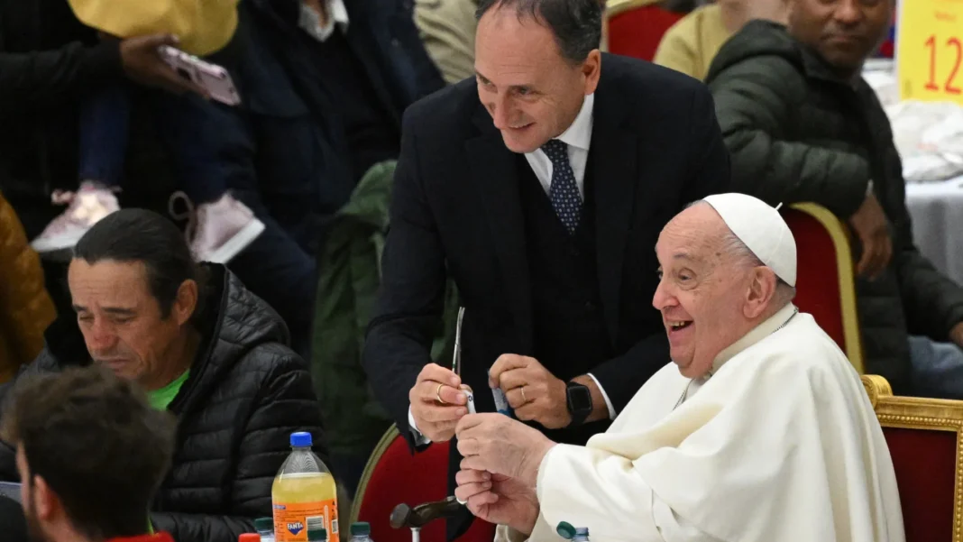 quem-e-strappetti,-o-enfermeiro-para-quem-o-papa-acenou-antes-de-morrer?