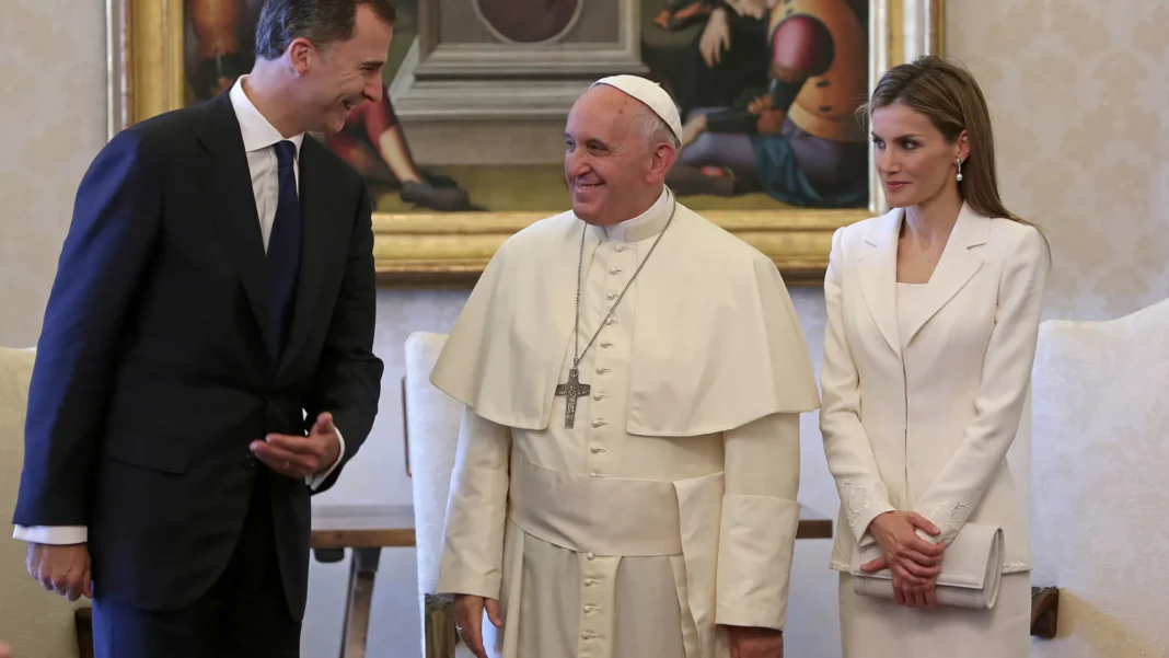 so-6-mulheres-em-todo-o-mundo-podem-usar-branco-em-encontros-com-o-papa