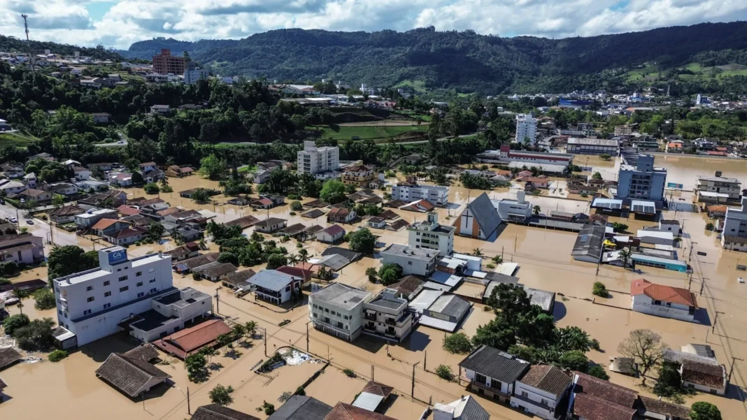 chuvas-em-santa-catarina-deixam-995-desalojados-e-320-desabrigados
