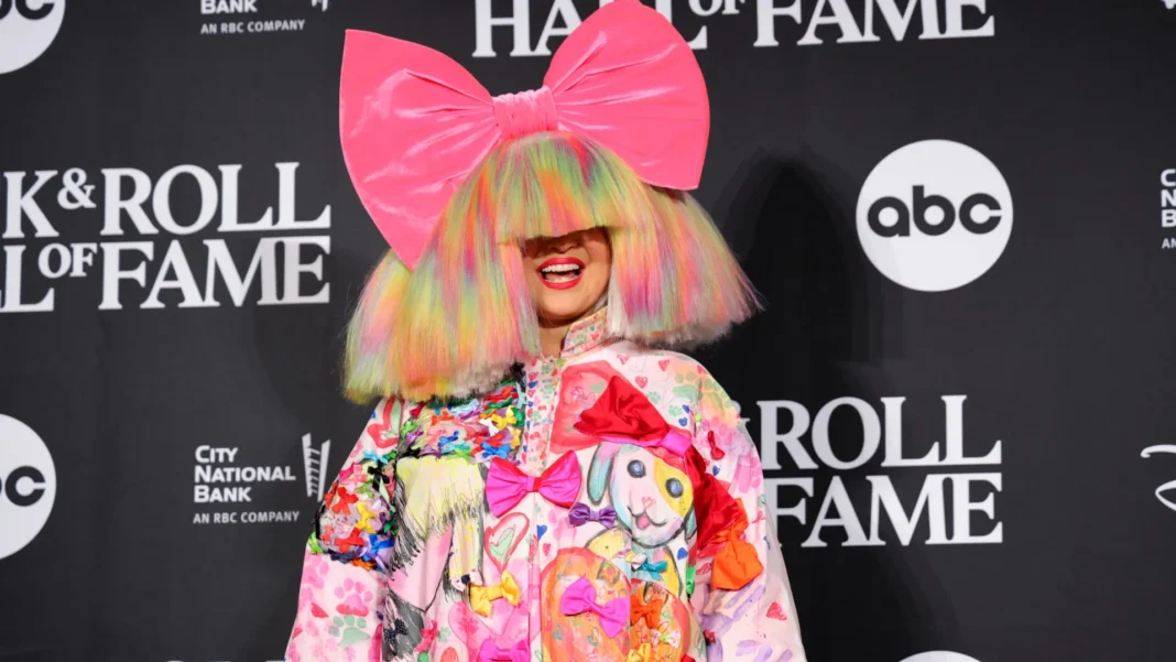 com-novo-album,-sia-nao-muda-a-vida-das-pessoas,-mas-alivia-suas-jornadas