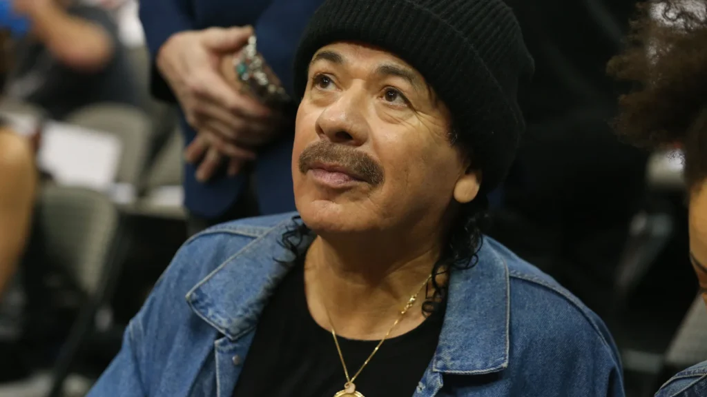 musico-carlos-santana-e-hospitalizado-nos-eua-apos-passar-mal-antes-de-show