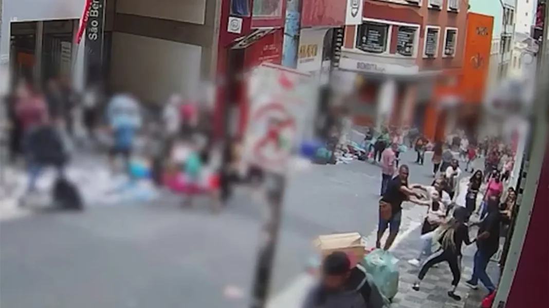 homem-e-preso-apos-matar-ex-mulher-a-tiros-na-regiao-da-rua-25-de-marco,-em-sp
