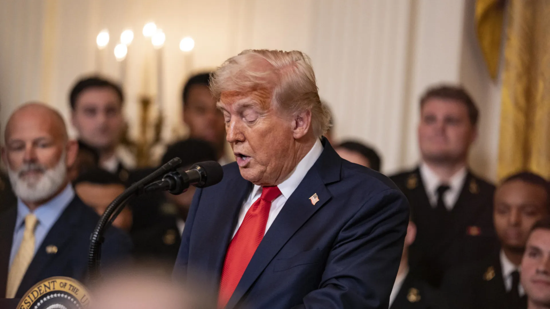 trump-assina-decreto-que-pode-impedir-acesso-de-universidades-dos-eua-a-emprestimos-federais