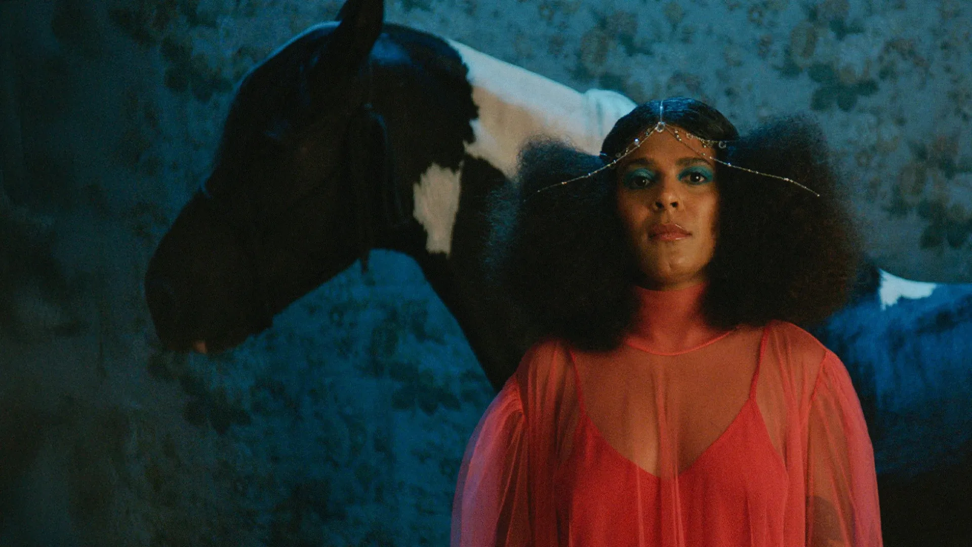 josyara-canta-com-pitty-em-novo-disco-escrito-apenas-por-artistas-mulheres