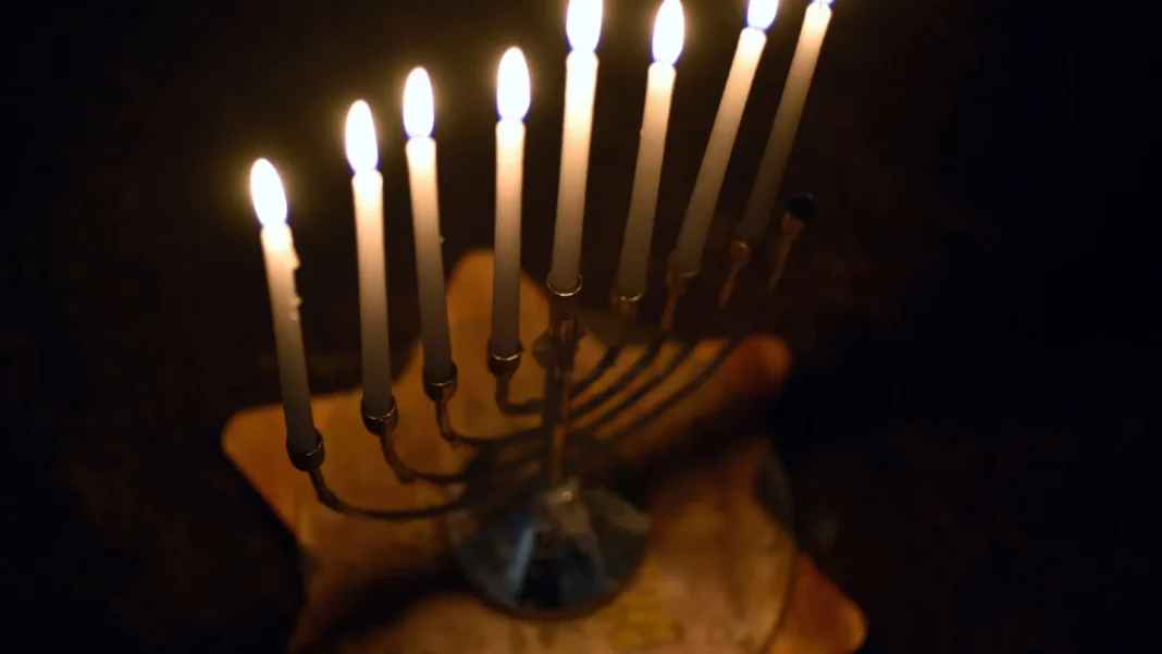 natal-ou-hanukkah:-duas-festas,-dois-significados-–-voce-sabe-a-diferenca?