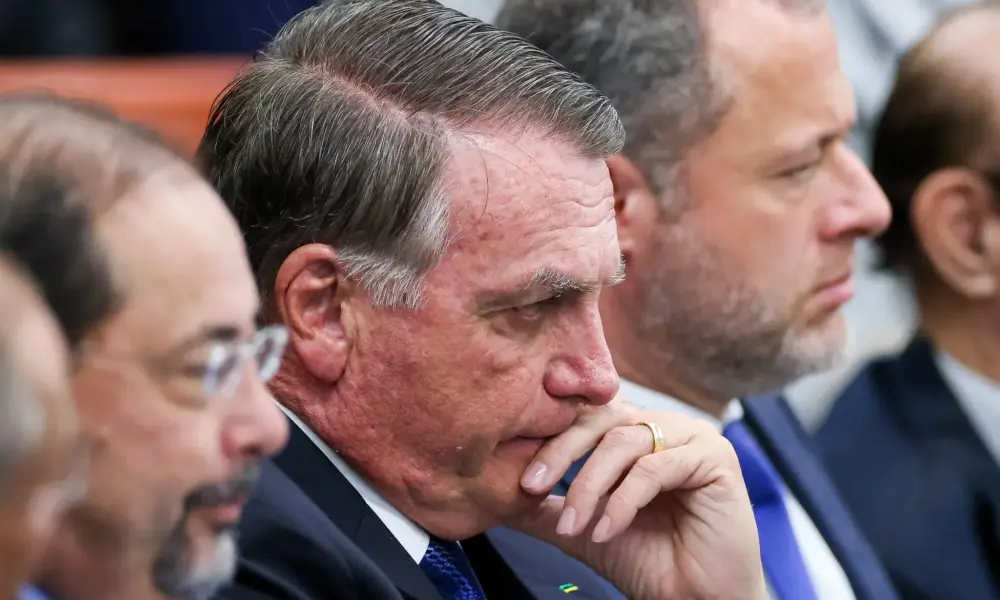 bolsonaro-e-hugo-motta-se-encontram-em-brasilia-para-discutir-anistia bolsonaro-e-hugo-motta-se-encontram-em-brasilia-para-discutir-anistia