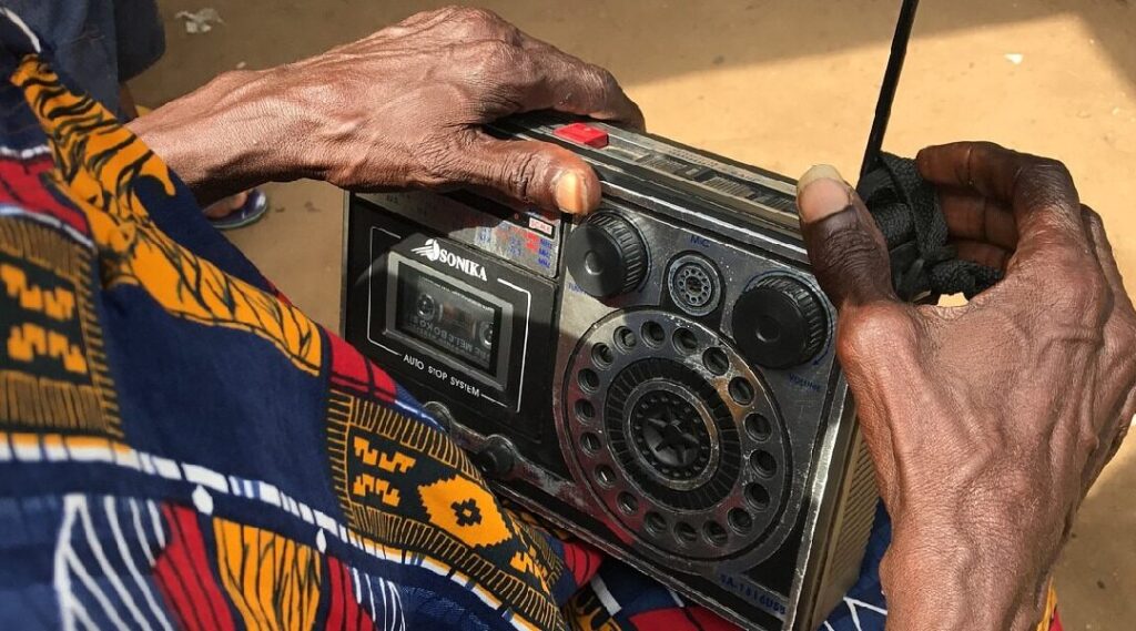 quase-80%-da-populacao-prefere-ouvir-noticias-pelo-radio,-aponta-pesquisa