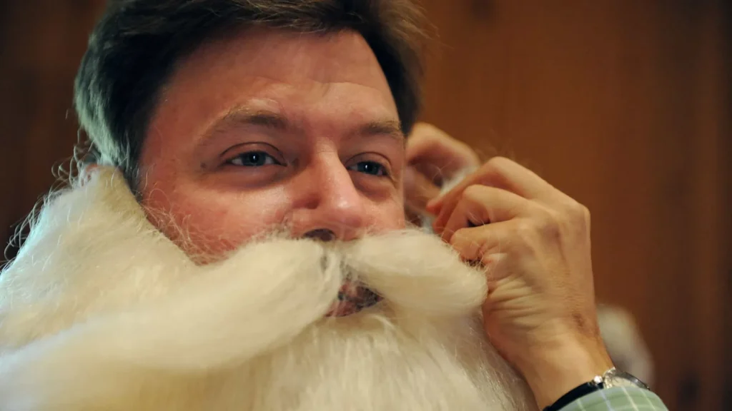 a-escola-que-transforma-homens-comuns-em-papai-noel