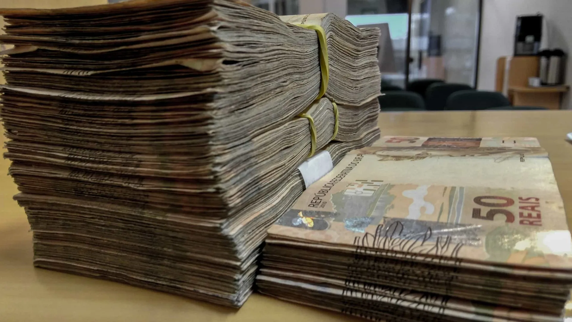 novo-consignado-deve-impulsionar-bancos-em-meio-a-alta-de-juros,-dizem-especialistas
