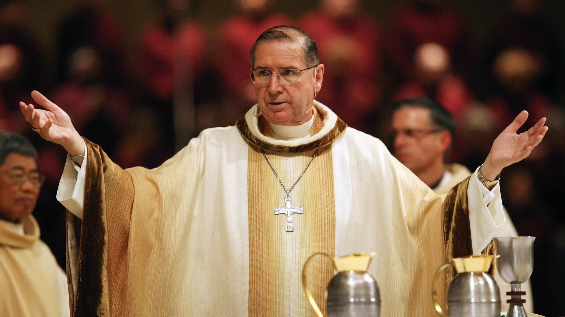 papa:-cardeal-que-encobriu-abusos-sexuais-participara-no-fecho-do-caixao