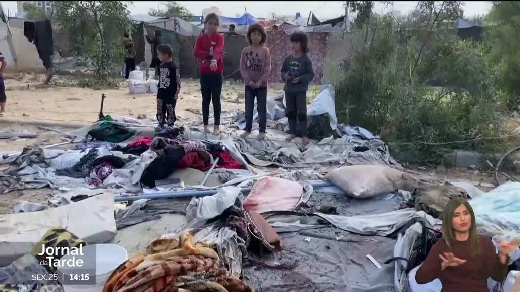 israel-continua-a-atacar-gaza.-doze-palestinianos-foram-mortos-esta-manha israel-continua-a-atacar-gaza.-doze-palestinianos-foram-mortos-esta-manha