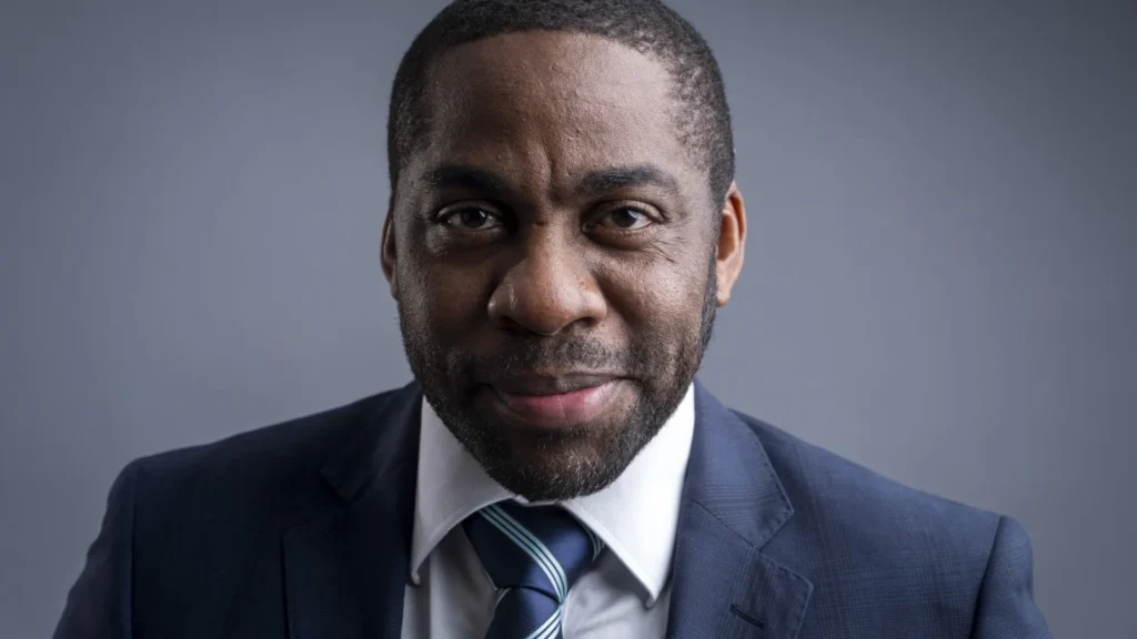 lazaro-ramos-e-escalado-pela-globo-para-apresentar-especial-de-educacao-na-emissora