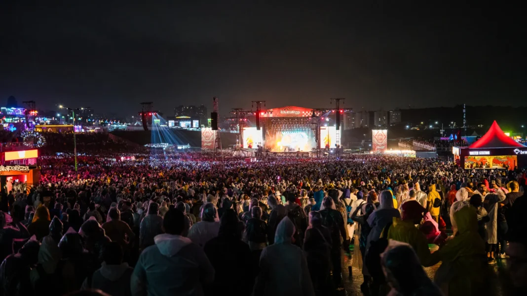 sob-chuva-e-queda-de-temperatura,-frequentadores-do-lollapalooza-enfrentam-perrengue-e-lamacal