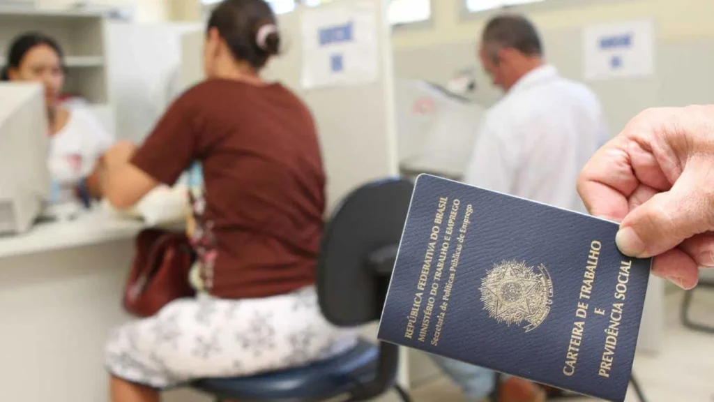 consignado-privado-e-reposta-do-governo-aos-juros-altos,-afirma-haddad