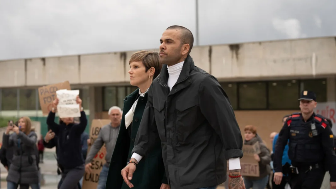 tribunal-espanhol-absolve-daniel-alves-do-crime-de-estupro