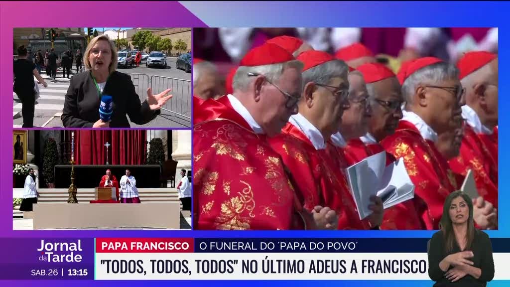 milhares-de-pessoas-despedem-se-do-“papa-do-povo” milhares-de-pessoas-despedem-se-do-“papa-do-povo”