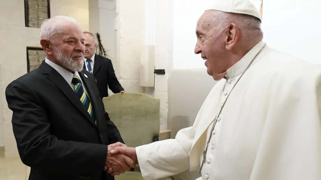 ‘quisera-deus-que-o-proximo-papa-fosse-igual-a-ele’,-diz-lula-apos-missa