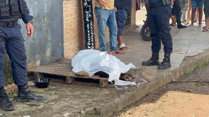 homem-e-assassinado-a-facadas-enquanto-dormia-em-rua-de-rio-branco
