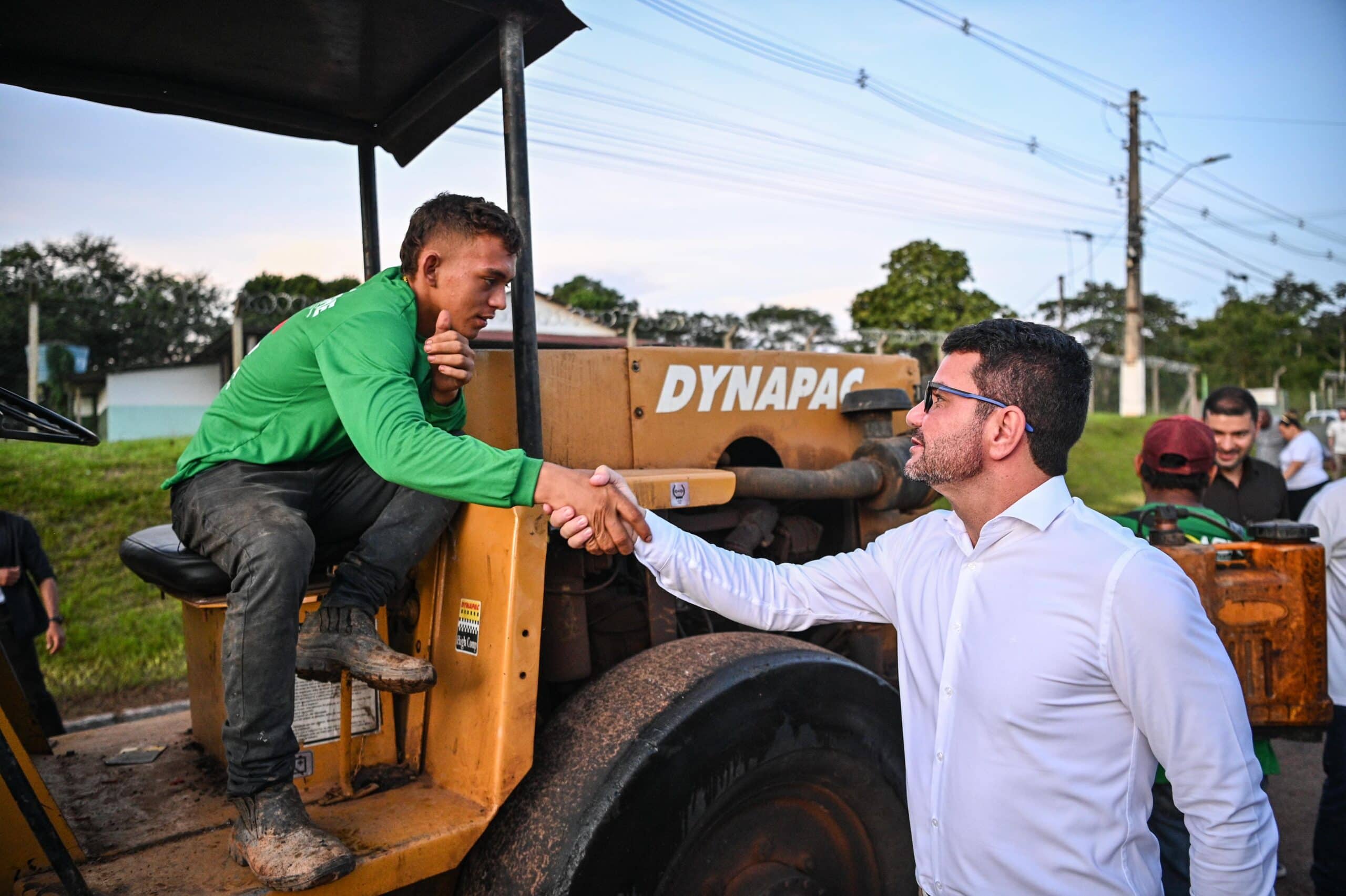 governador-gladson-cameli-visita-epitaciolandia-e-acompanha-obras-da-operacao-verao