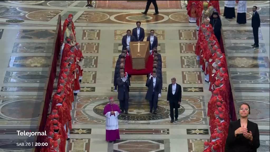 papa-francisco-foi-a-sepultar-este-sabado