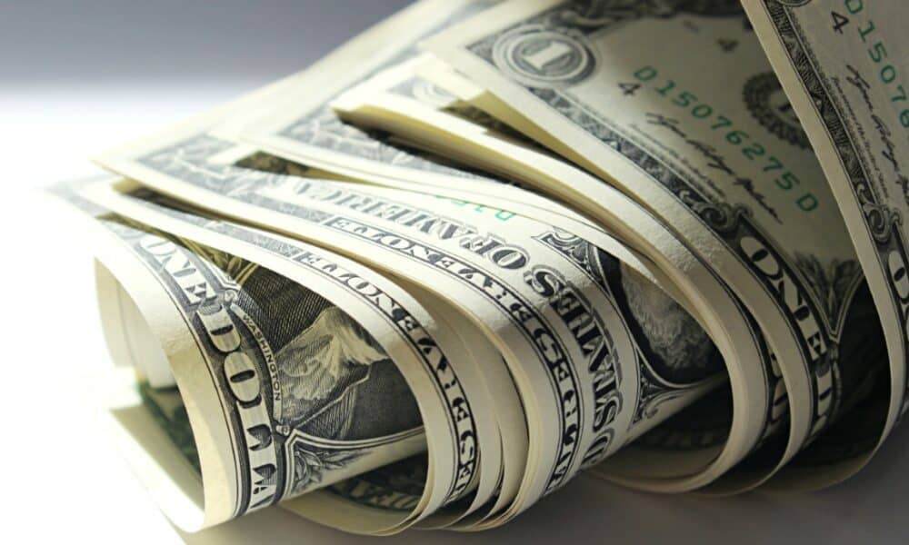 google-retoma-cotacao-do-dolar-apos-erros-e-pressao-da-agu:-ajustes-evitam-desordem-financeira