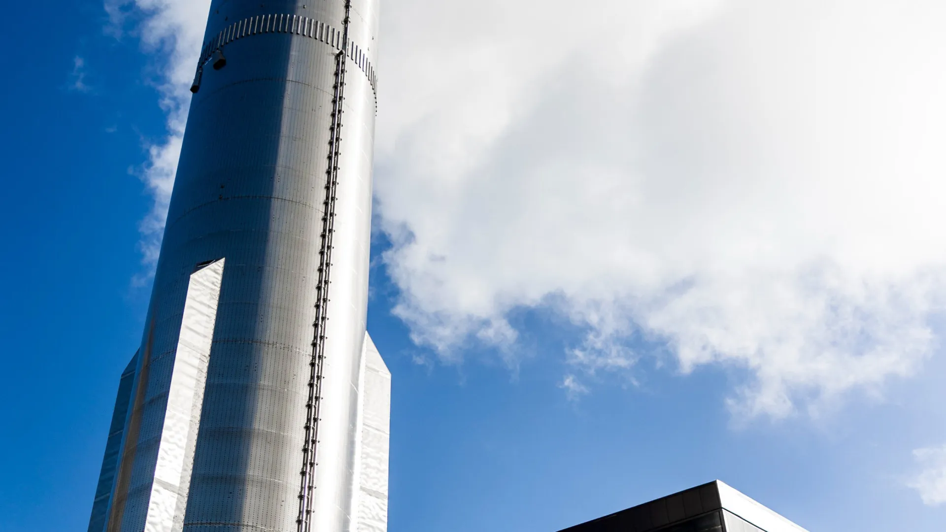 eutelsat-lanca-20-satelites-com-foguete-da-spacex-apos-fusao-com-oneweb