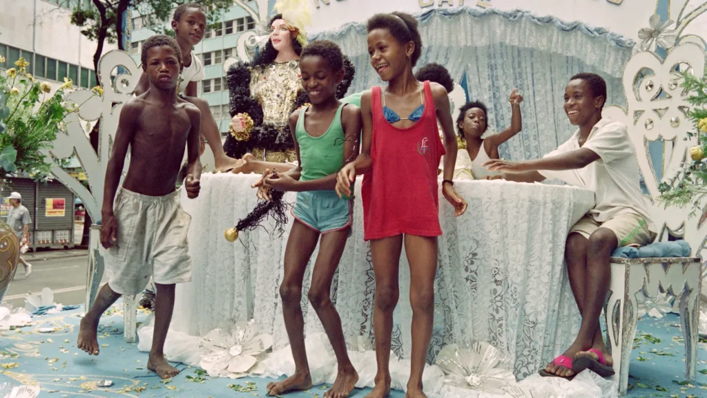 a-escola-de-samba-campea-no-ano-que-voce-nasceu!