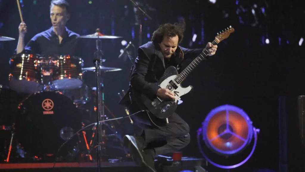 pearl-jam-anuncia-novo-disco,-‘dark-matter’,-para-abril-e-lanca-faixa-titulo