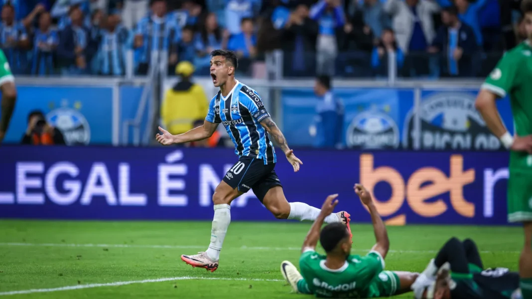 pressionado,-gremio-visita-o-vitoria-para-deixar-zona-de-rebaixamento-do-brasileirao