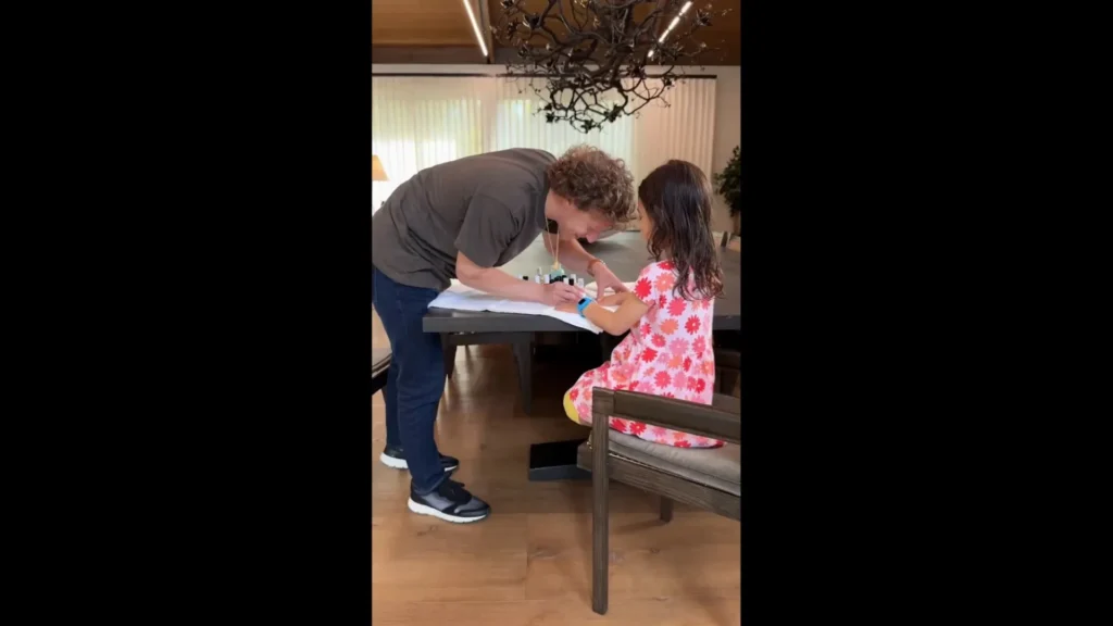 Zuckerberg usa realidade aumentada para ajudar filha a pintar as unhas – Cidade AC News zuckerberg-usa-realidade-aumentada-para-ajudar-filha-a-pintar-as-unhas