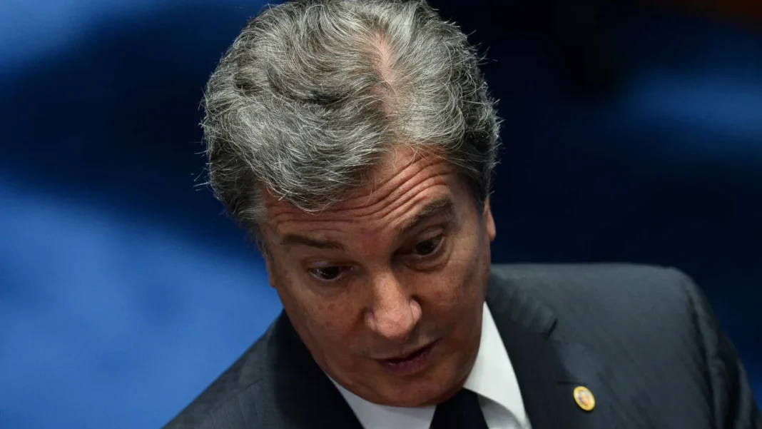 presidio-em-maceio-adaptou-sala-de-diretor-para-atender-collor