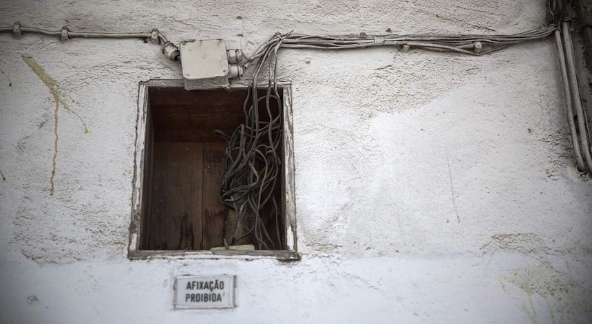 apagao.-corte-de-energia-eletrica-atinge-portugal-e-outros-paises-europeus apagao.-corte-de-energia-eletrica-atinge-portugal-e-outros-paises-europeus