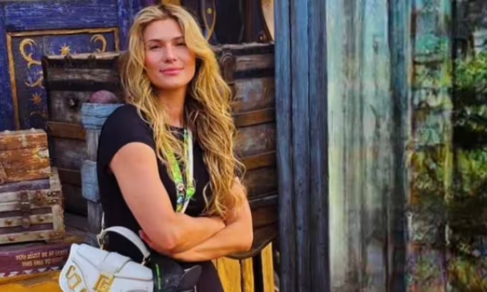livia-andrade-incorpora-elke-maravilha-no-domingao-e-resgata-legado-do-cassino-do-chacrinha