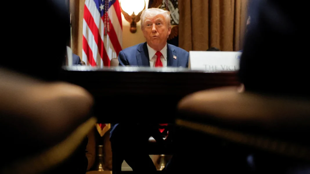 trump:-se-ue-nao-remover-tarifa-de-50%-a-uisque,-vamos-tarifar-bebidas-alcoolicas-da-ue-em-200%