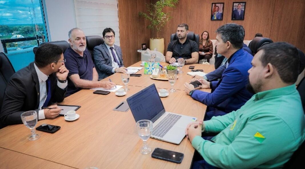 com-aleac-na-mediacao,-secretarios-se-reunem-para-destravar-a-“pauta-do-boi”
