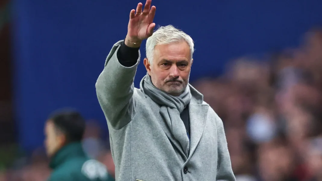 mourinho-define-lista-de-dispensa-no-fenerbahce-para-enxugar-salarios
