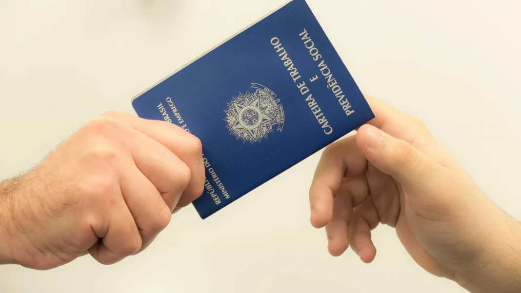 desemprego-entre-jovens-cai-pela-metade-entre-2019-e-2024