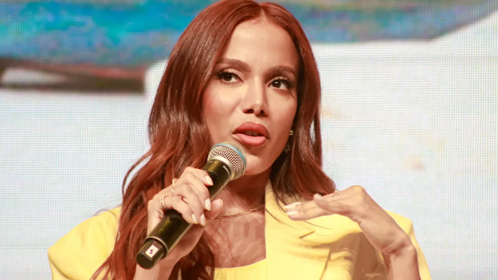 anitta-enfrenta-farmaceutica-por-uso-de-seu-nome-em-produtos-cosmeticos