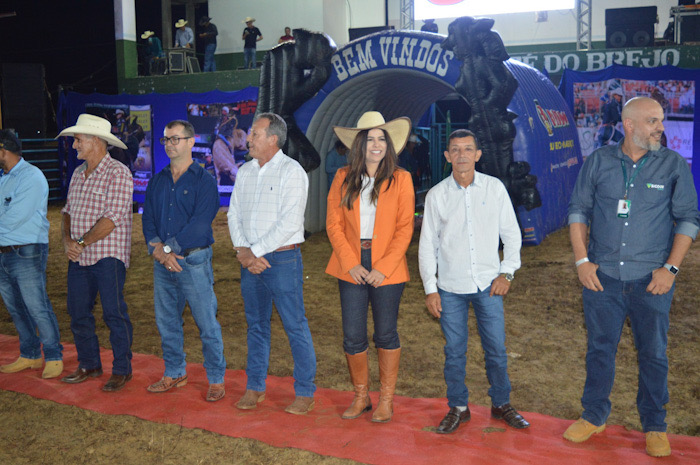 antonia-lucia-participa-de-expo-acrelandia-e-recebe-reconhecimento-por-destinacao-de-emendas
