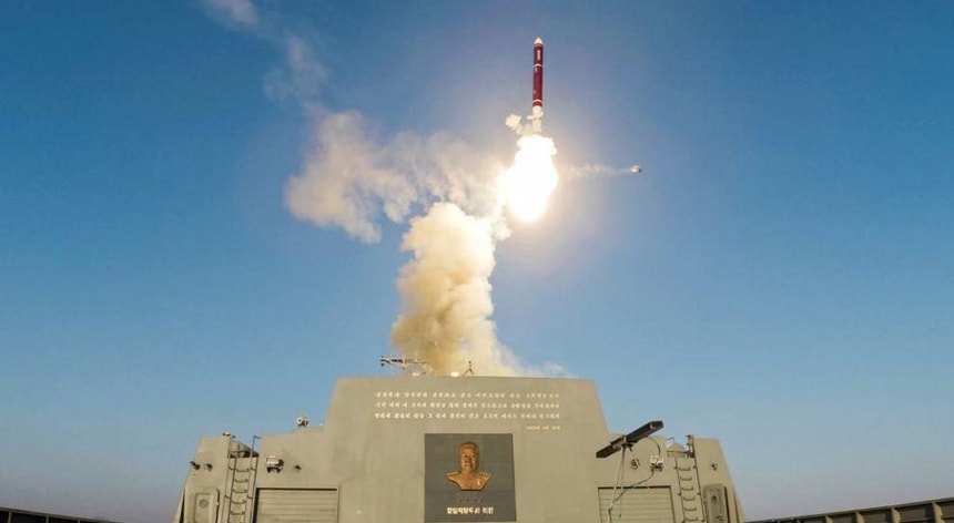 coreia-do-norte-testa-novo-navio-de-guerra coreia-do-norte-testa-novo-navio-de-guerra