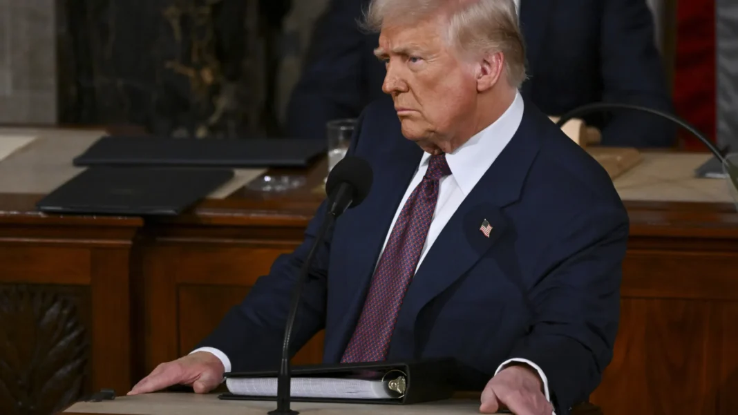 bolsas-voltam-a-cair;-trump-diz-nao-ver-‘nenhuma-recessao’